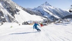 In Warth herrschen derzeit wie am gesamten Arlberg sagenhafte Bedingungen - Unfälle gibt es aber trotzdem. (Bild: alexkaiser.at)