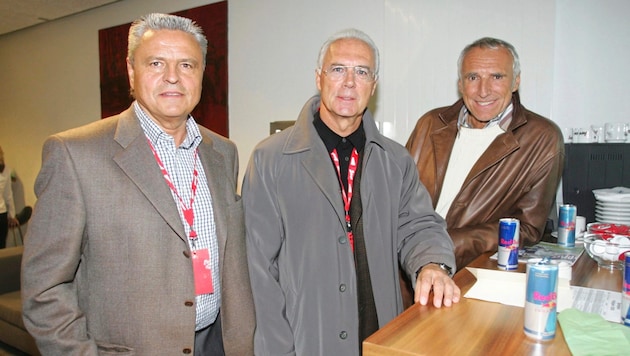 Wiebach mit Franz Beckenbauer und Didi Mateschitz (v. li.).