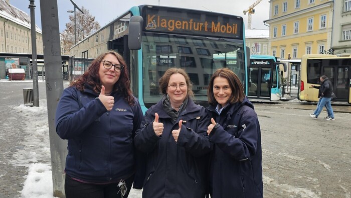 Isabelle Hemet, Sabine Hübler und Cvija Stevic sind Buslenkerinnen. „Ein Bus hat ganz andere ...