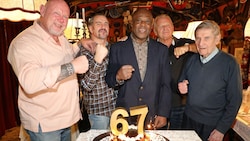 v.l.n.r.: Franz Schlederer, Michael Kovac, Biko, Rudi Pegac und Josef &quot;Pepi&quot; Kovarik