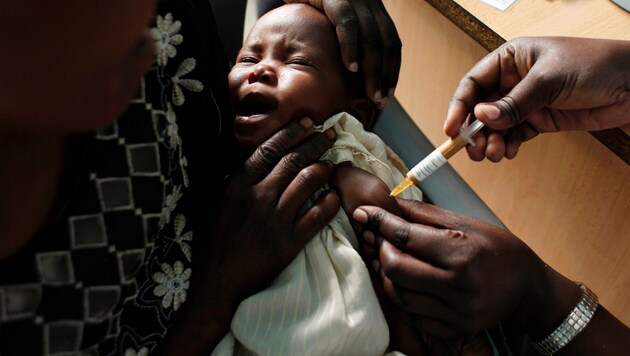 In Kamerun hat am Montag die weltweit erste Impfkampagne gegen Malaria begonnen. (Bild: Associated Press)