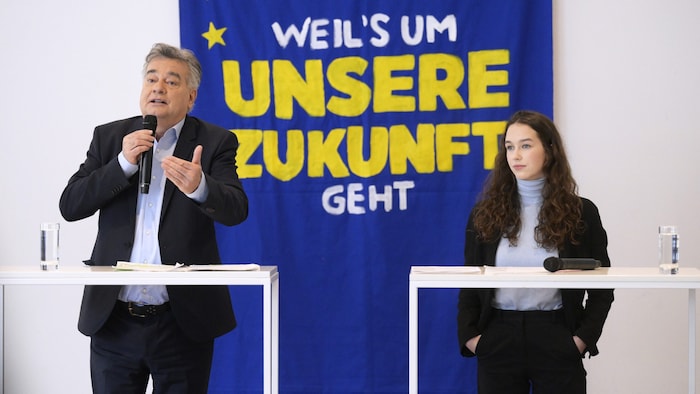Kogler und Schilling fast im gleichen Outfit