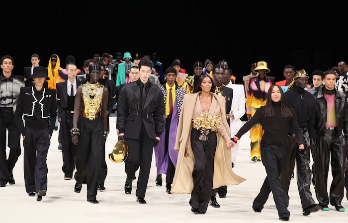 Die Kollektion sollte mit jedem Look „Luxus“ und seine vielen Bedeutungen präsentieren.