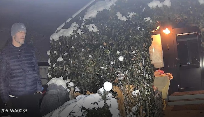 Wer kennt diesen Mann? Er hat am 3. Dezember um 19.37 Uhr versucht, in ein Kleingartenhaus in ...