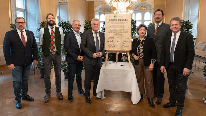 Paktierten am Montag auf Initiative von Naturschutzlandesrätin Ursula Lackner (SPÖ)  mit ihrer ...