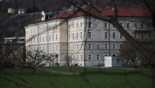 Der Volksschule Schwarzstraße drohte lange das Aus. Nun soll sie in den kommenden Jahren in den „Klosterpark St. Josef“ (im Bild) übersiedeln. (Bild: Tröster Andreas)