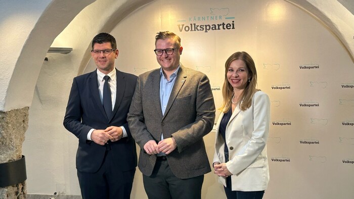 Die ÖVP Kärnten schickt Julian Geier (Mitte) als Spitzenkandidat ins EU-Wahl-Rennen. Welchen Platz er auf der Liste erhält, ist noch unklar.