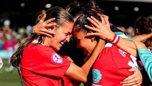 St. Pölents Valentina Mädl (l.) und Altachs Linda Natter sind die wertvollsten Spielerinnen der Admiral Frauen Bundesliga und wollen mit dem ÖFB-U20-Team bei der WM in Kolumbien jubeln. (Bild: ÖFB)