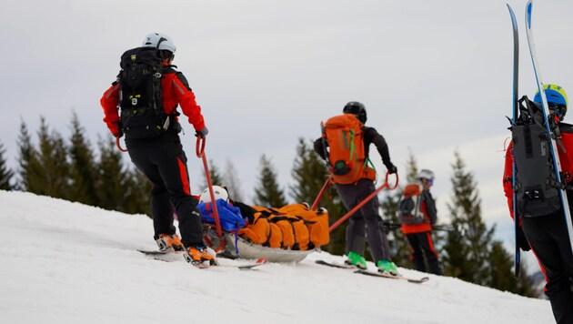 Zu Beginn des Vorjahrs häuften sich schwere Skiunfälle. (Bild: ÖKAS)