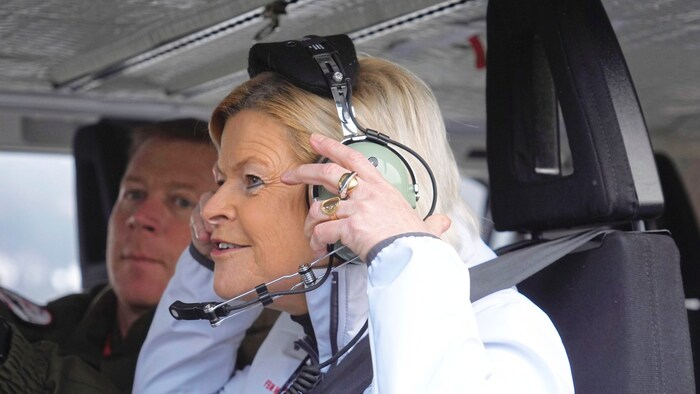 Klaudia Tanner (ÖVP) besuchte in Aigen die neue Leonardo AW169-Flotte
