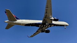 Eine Boeing 757 der Delta Air Lines  (Bild: APA/AFP/Daniel SLIM)
