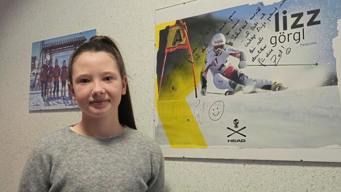 Schülerin Aurelie und eine berühmte Absolventin: Lizz Görgl