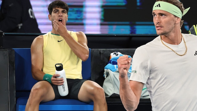 Alexander Zverev (re.) besiegt Carlos Alcaraz. (Bild: APA/AFP/Paul Crock, AP)