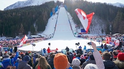 Beim Skifliegen am Kulm ist immer viel los. (Bild: Sepp Pail)