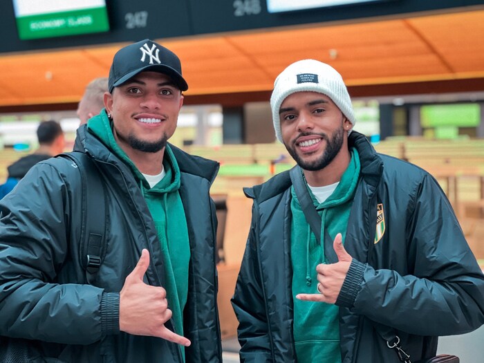 Neu-Austrianer Matheus Lins (l.) mit seinem brasilianischen Landsmann Anderson.