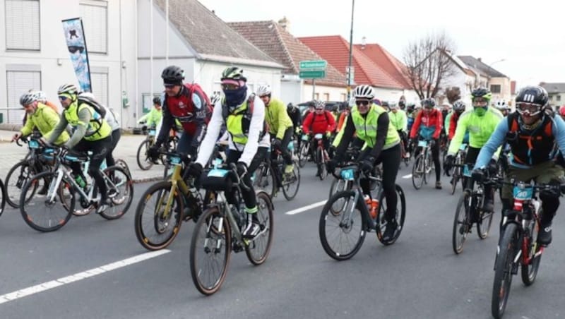 130 Winter-Biker machten sich auf die 224 Meilen oder 360 Kilometer lange Strecke auf. (Bild: Judt Reinhard)