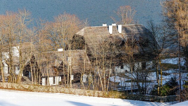 Die Villa am Fuschlsee gehört der Familie Abramowitsch. War der Kauf rechtens? (Bild: Tschepp Markus)