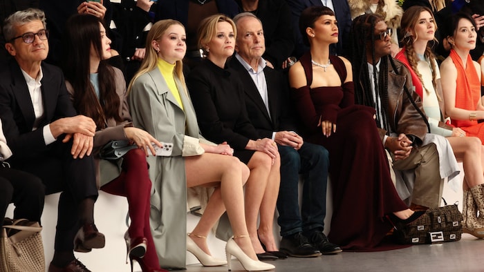 Auch Reese Witherspoon und Tochter Ava Philippe ließen sich die Modeschau von Fendi nicht ...