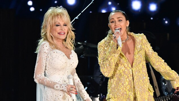 Dolly Parton und Miley Cyrus (Bild: www.viennareport.at)