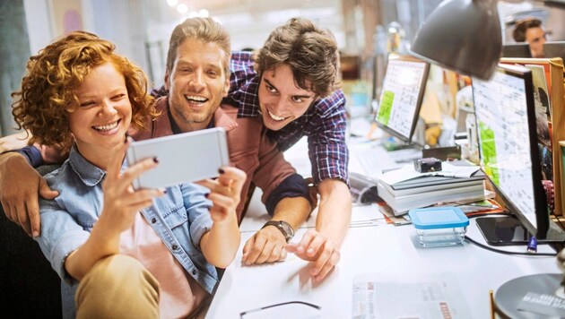 Die meisten Österreicher verbringen etwa acht Stunden täglich am Arbeitsplatz. Die Zeit dort sollte keine Qual sein. (Bild: Geber86 - stock.adobe.com)
