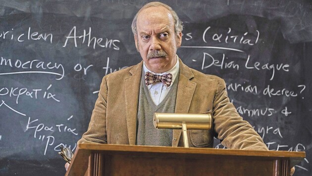 Paul Giamatti spielt in der Dramödie „The Holdovers“ einen griesgrämigen Lehrer mit Alkohol-Problem.  (Bild: © 2023 FOCUS FEATURES LLC. ALL RIGHTS RESERVED.)