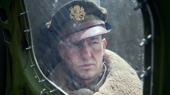 Barry Keoghan hat schon Erfahrung im Genre, war auch in „Dunkirk“ mit dabei.