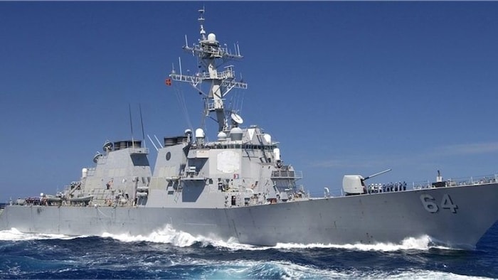 Vor der Küste von Jemen ist es am Freitag erneut zu einem Raketenangriff auf ein US-Schiff, den ...