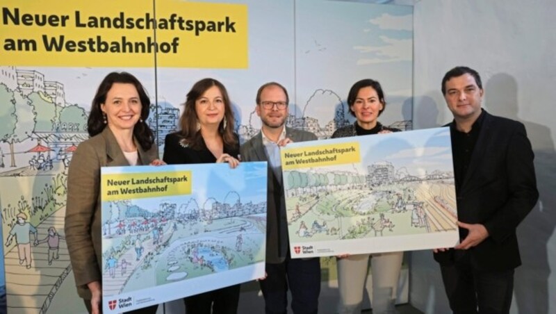 Arapovic, Sima, Baurecht, Angelo und Steger präsentierten die Entwicklungspläne. (Bild: Peter Tomschi)