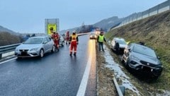 Hier löste das Blitzeis die Massenkarambolage aus. (Bild: FF Krieglach)