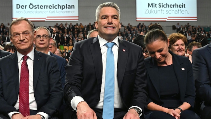 Karl Nehammer bei der Präsentation seines Österreichplans
