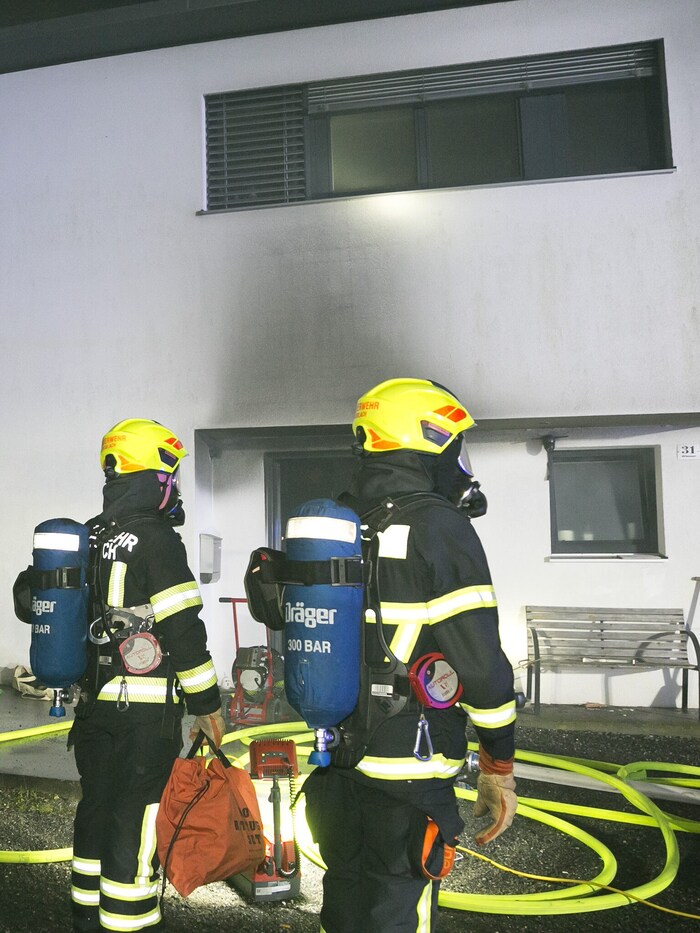 Die Feuerwehr war mit 35 Einsatzkräften vor Ort.