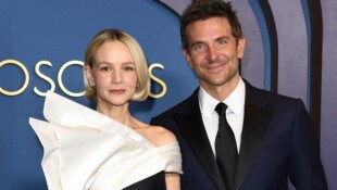 Bradley Coopers erstes Treffen mit Carey Mulligan endete in der Notaufnahme. (Bild: APA/AFP/VALERIE MACON)