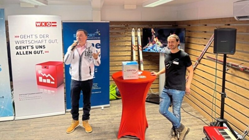 Bernd Hinteregger (l.) hatte auch einen Kandidaten von „2 Minuten, 2 Millionen“ dabei. Andreas Schlintl (r.) bietet mit „livecheck“ unkomplizierte Buchungen von Live-Bands. (Bild: Felix Justich)