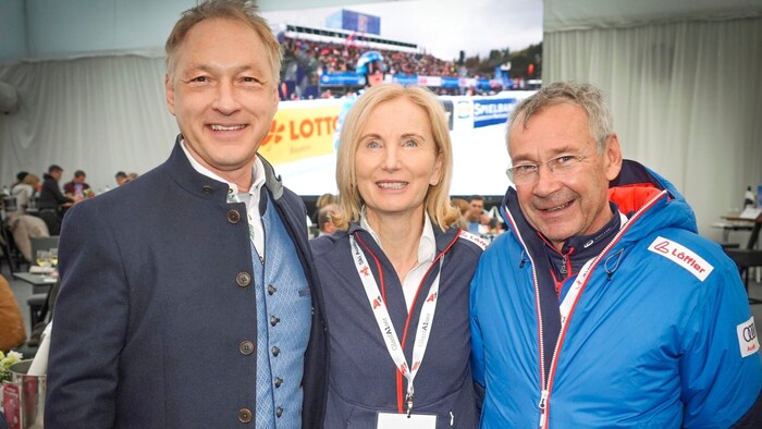 „Krone“-Geschäftsführer Gerhard Valeskini, Ski Austria-Präsidentin Roswitha Stadlober und ...