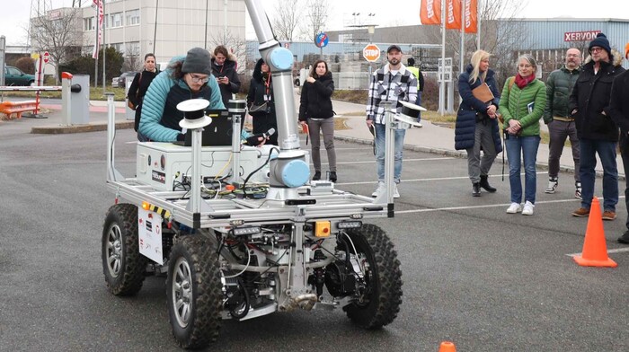 Auch der Mercator-Rover der TU Graz wird in Maria Lanzendorf gründlich getestet.
