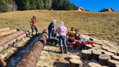 Die Einsatzkräfte leisteten vor Ort erste Hilfe. (Bild: Freiwillige Feuerwehr Schruns)