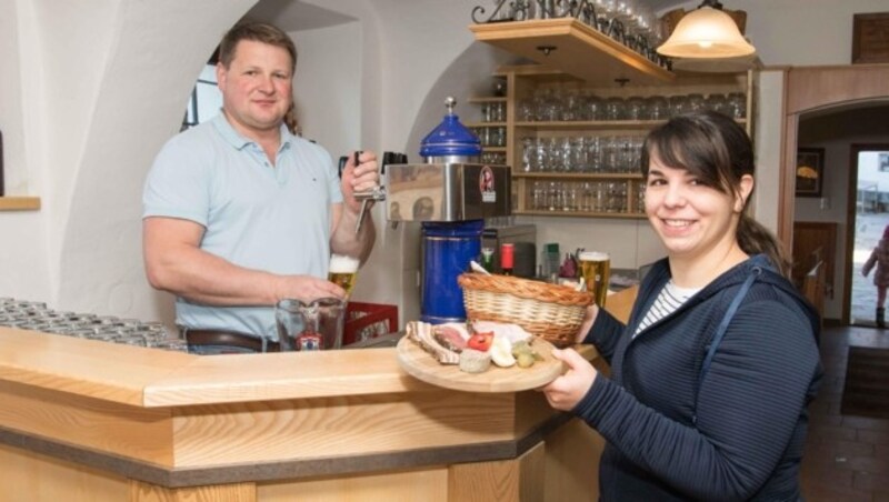 Anna und Martin Grabuschnig halten das Wirtshaus in Schwung. (Bild: Arbeiter Dieter)