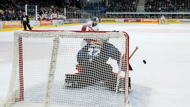 Penalty! Das kennen Goalie Tirronen und Linz nur zu gut (Bild: BWL/Reinhard Eisenbauer)