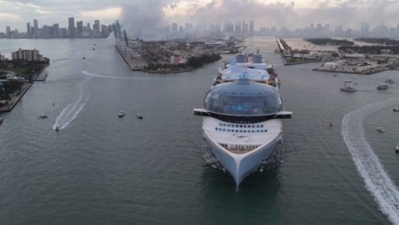 Sie besticht durch Größe und Ausstattung: Die „Icon of the Seas“ geht auf Jungfernfahrt - und bricht einen Rekord. (Bild: kameraOne)