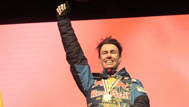 Stefan Kraft krönte sich am Kulm zum ersten heimischen Skiflug-Weltmeister seit Gregor Schlierenzauer 2008. (Bild: Sepp Pail)