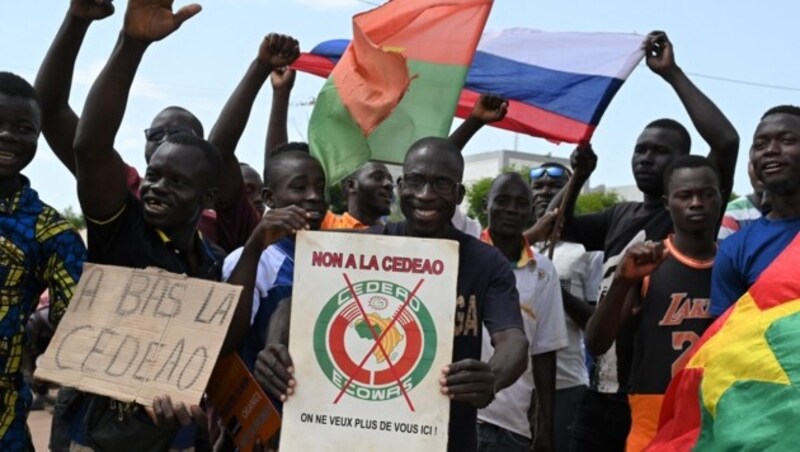 Proteste gegen die ECOWAS in Burkina Faso (Bild: AFP)