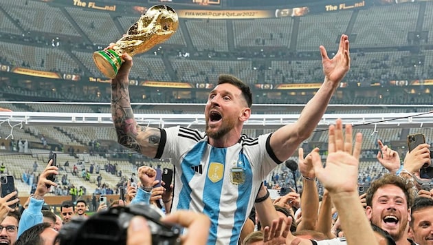Lionel Messi und seine Argentinier spielten mit dem WM-Triumph 2022 eine Prämie von 40 Millionen Euro ein. (Bild: Copyright 2022 The Associated Press. All rights reserved)