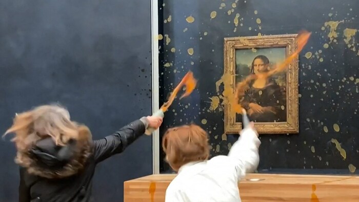 Die Attacke auf das berühmte Werk am Sonntag im Louvre
