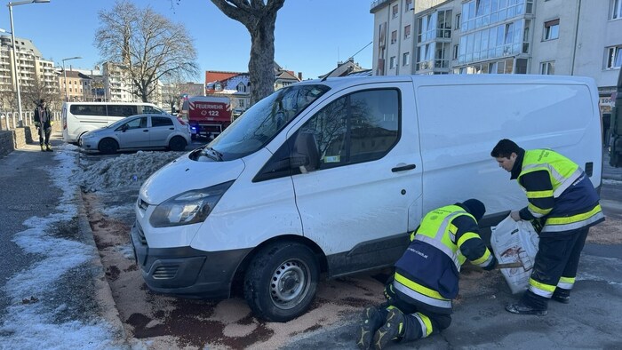 Eine fünf Kilometer lange Dieselspur hatte ein Paketwagen durch Villach gezogen.