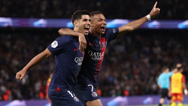 Marco Asensio (l.) mit PSG-Kollege Kylian Mbappé (Bild: APA/AFP/FRANCK FIFE)