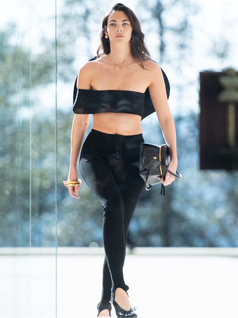 Model Vittoria Cerretti trug ein XXS-Crop-Top. (Bild: www.viennareport.at)