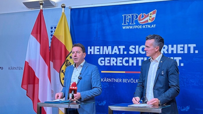 Erwin Angerer und Gernot Darmann präsentierten die dringlichen Anträge.
