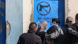 Eingangsbereich einer UNRWA-Einrichtung im Gazastreifen (Bild: APA/AFP)
