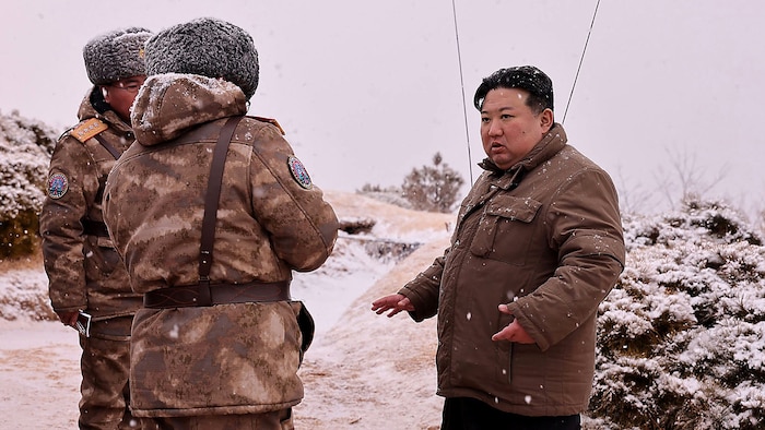Machthaber Kim Jong Un beaufsichtigt höchstpersönlich die Waffentests.