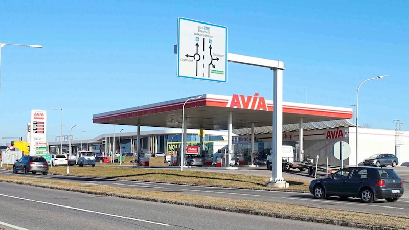 Die AVIA-Tankstelle in Siegendorf gilt österreichweit als Flaggschiff der AVIA-Gruppe. (Bild: Reinhard Judt)